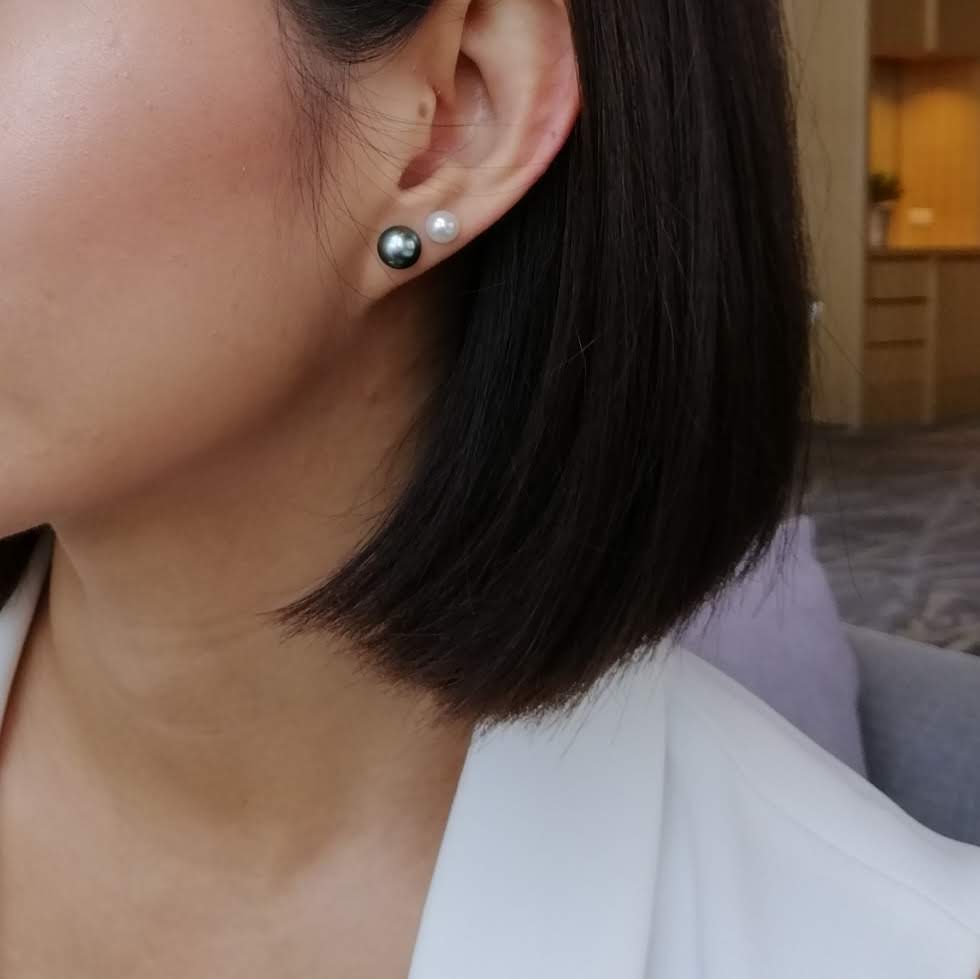 Black Pearl Stud Earrings | ATTENSION
