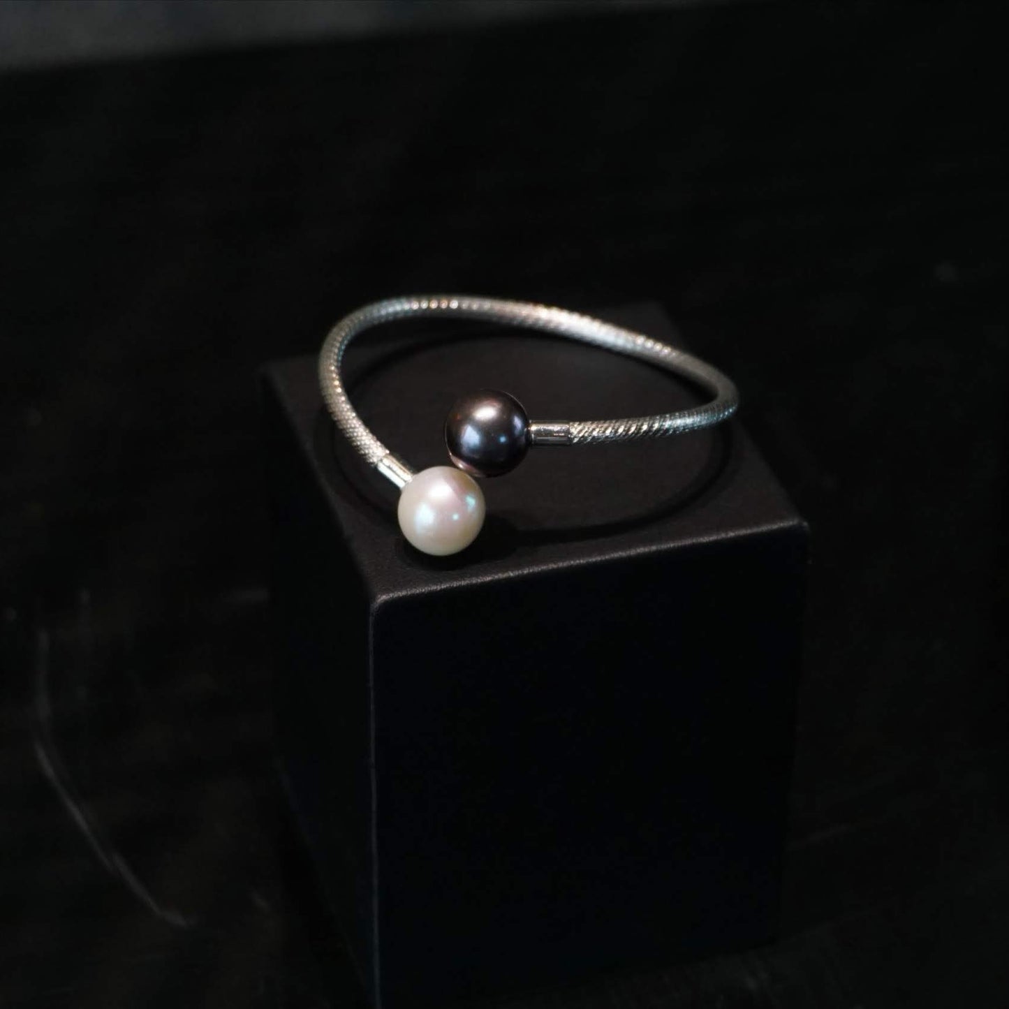 Yin Yang Bangle | ATTENSION