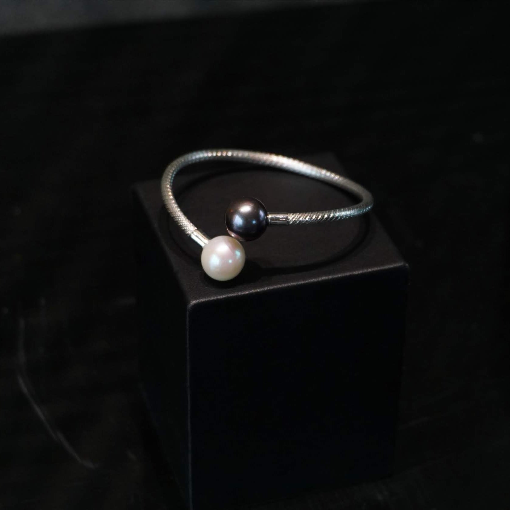 Yin Yang Bangle | ATTENSION