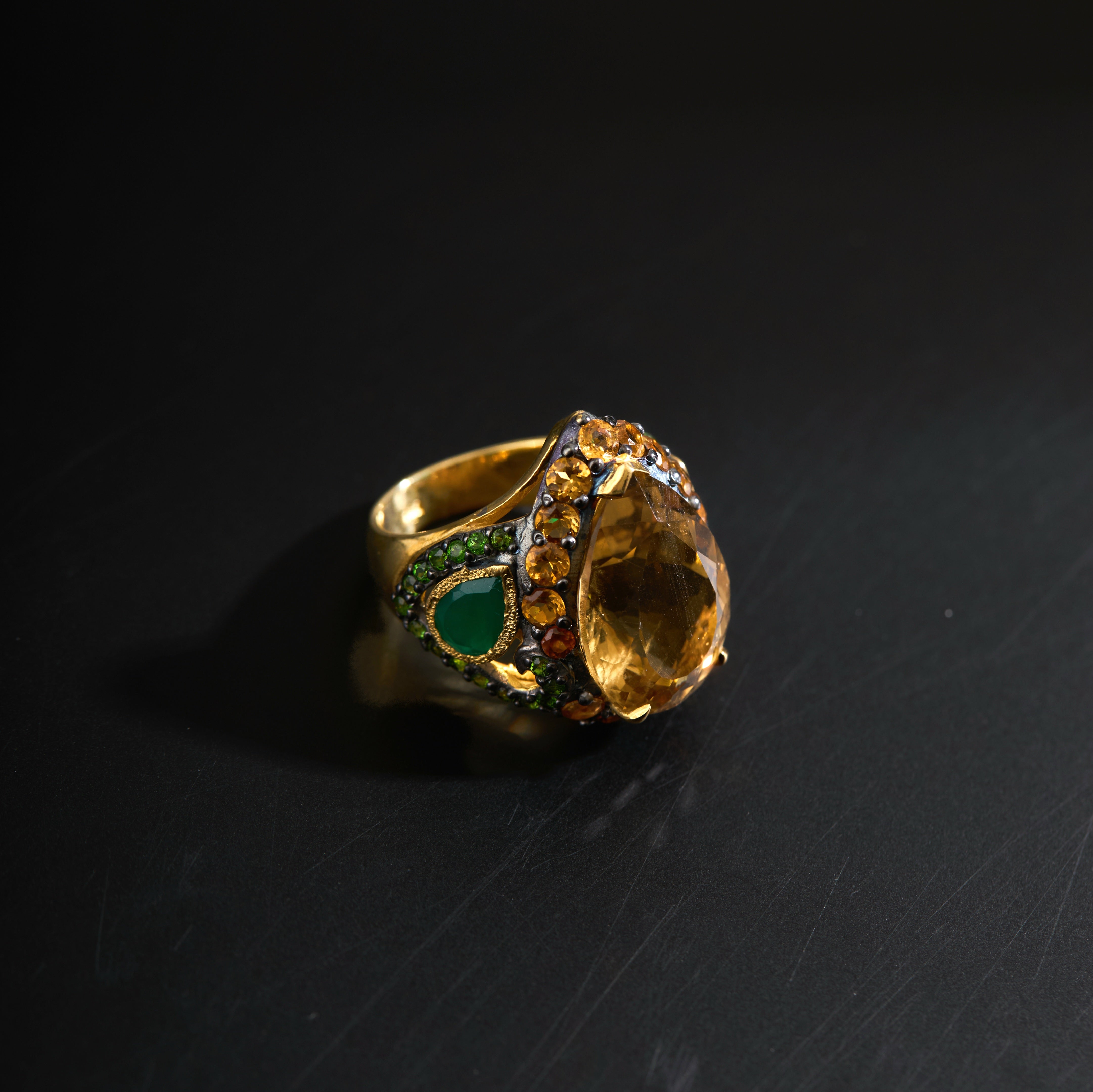 Queen Bee Ring | ATTENSION
