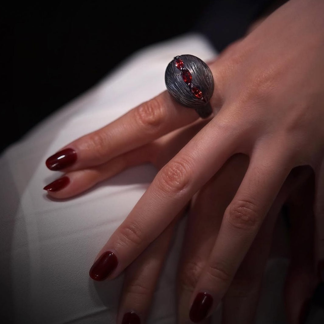 Scarlet Ring | ATTENSION