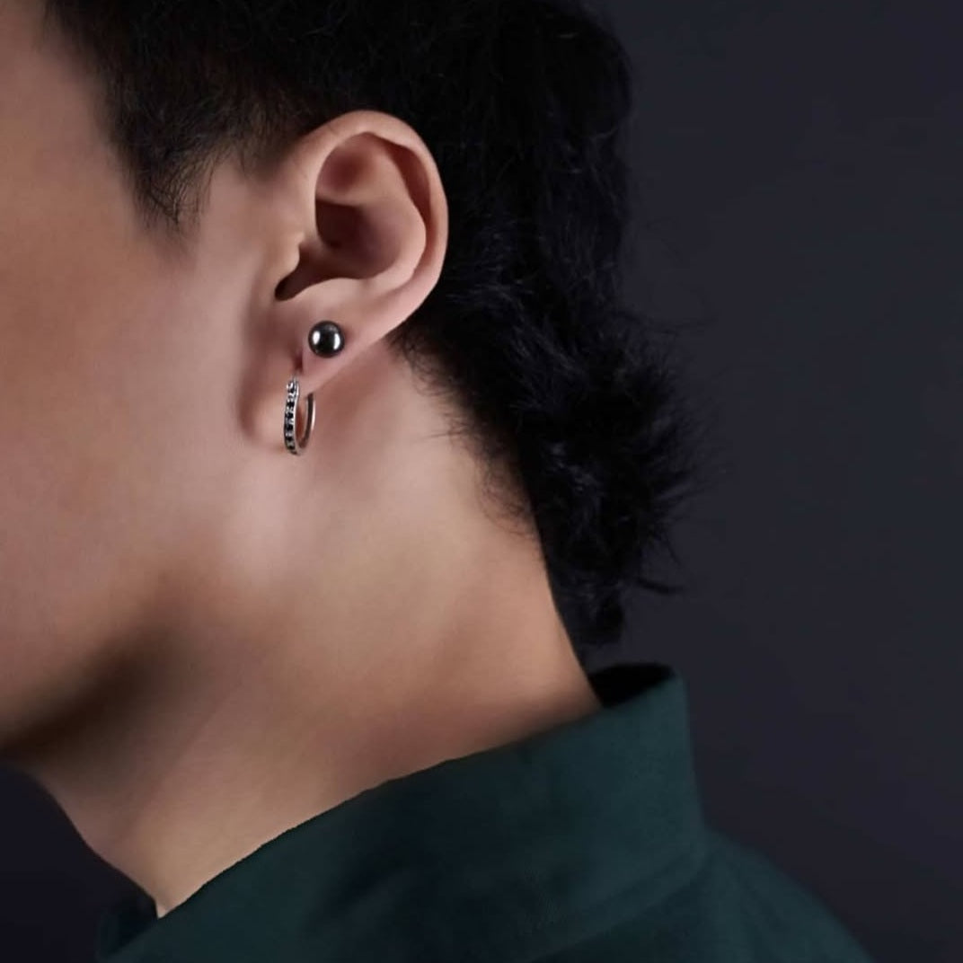 Black Pearl Stud Earrings | ATTENSION